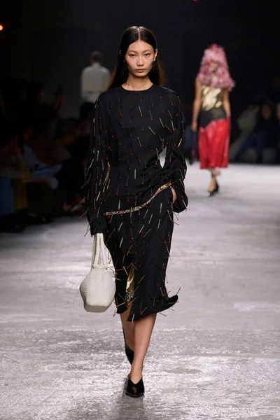 Look 70